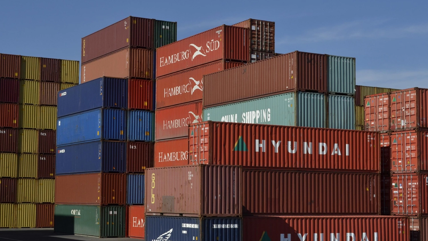 Romania leads EU with €5 handling fee on non-EU parcels