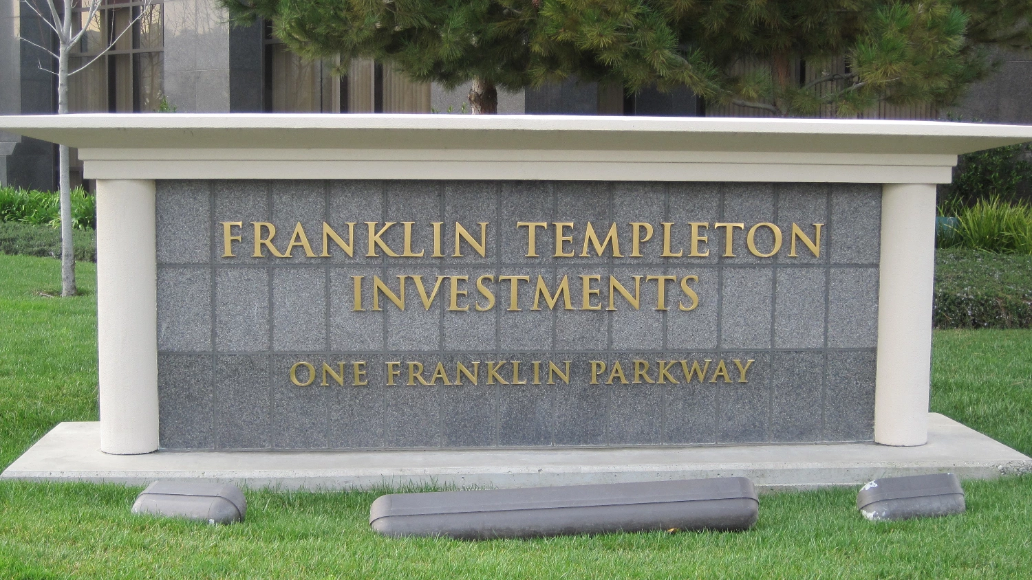 Franklin Templeton seeks new four-year Fondul Proprietatea mandate