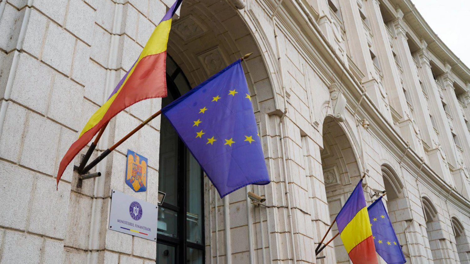 Romania raises €4.7 billion in international bond issue
