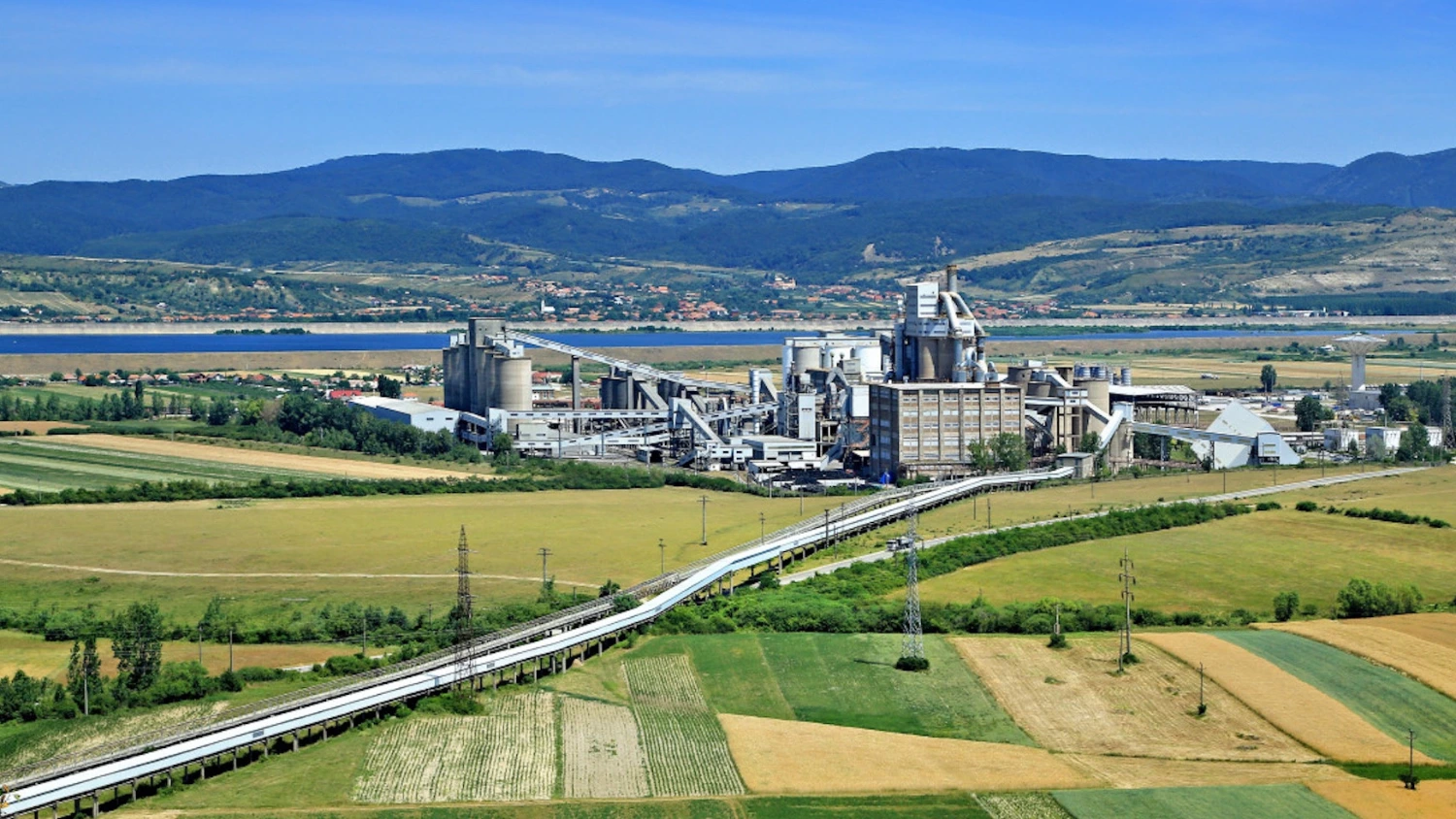 Holcim Romania signs EU funding for carbon capture project