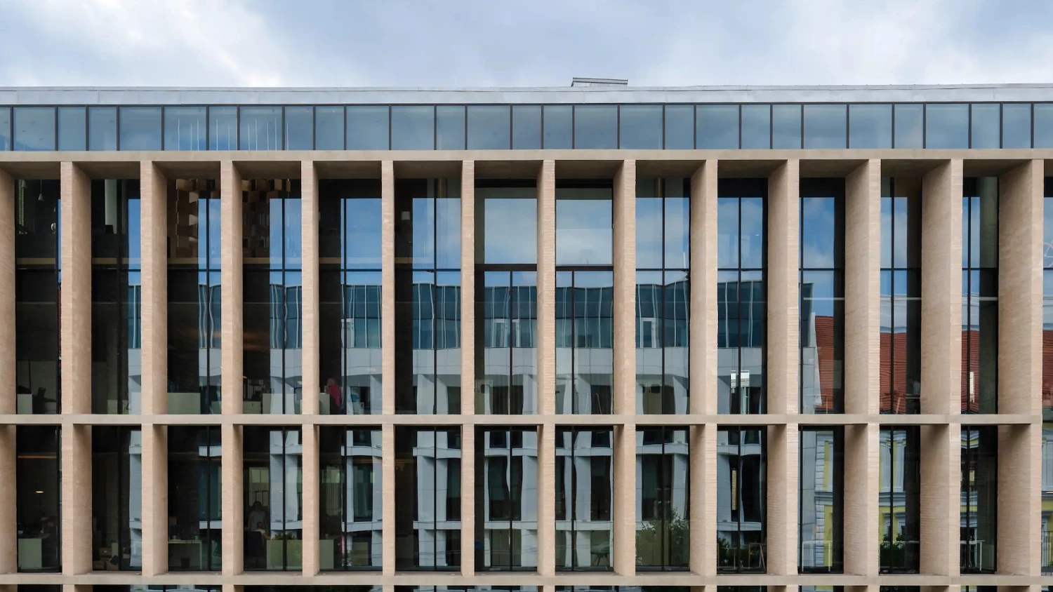 BT completes €1 billion bond issue in international markets