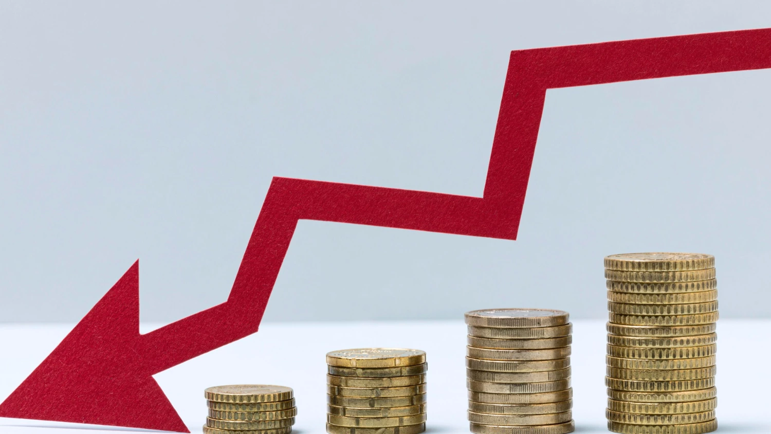 Romanias GDP drops 1.5% in Q1 2026