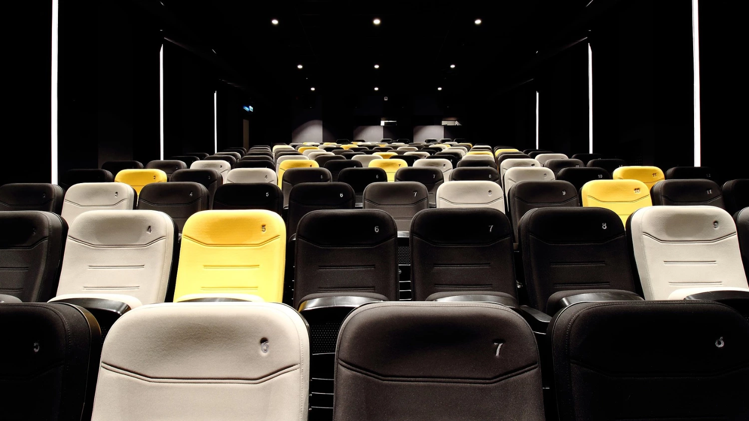 Romanian cinema revenues hit record in 2025 as ticket prices rise