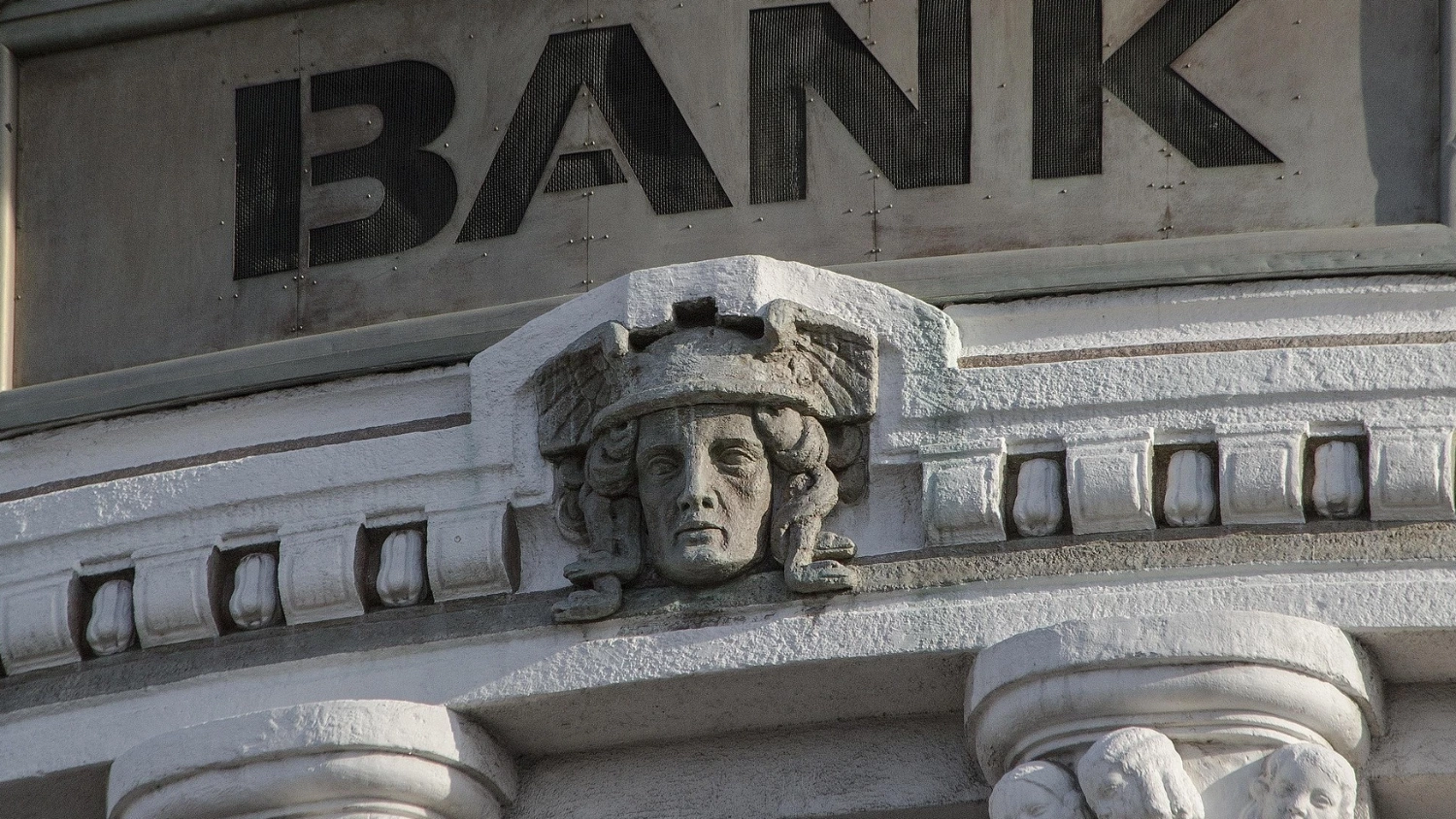 Kearney study: The next phase for banks in Romania after the era of high interest rates
