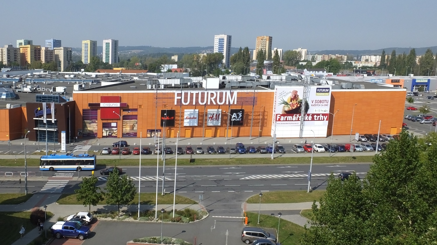 News Article CBRE Czech Republic investment mall Olomuc Ostrava retail shopping Star Capital