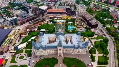 News - Success in retail will polarize around extremes