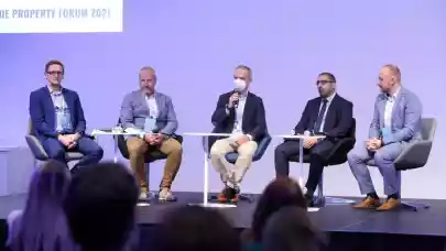 News - Investors are crazy about logistics, worry about inflation