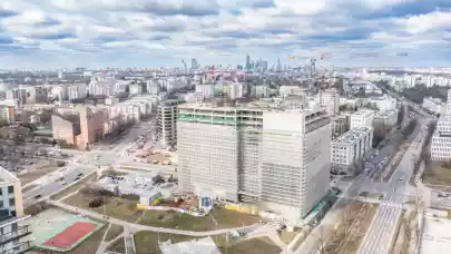 News - P180 in Warsaw gets topped out