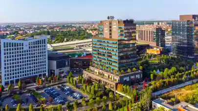 News - Iulius refinances Romanian retail portfolio