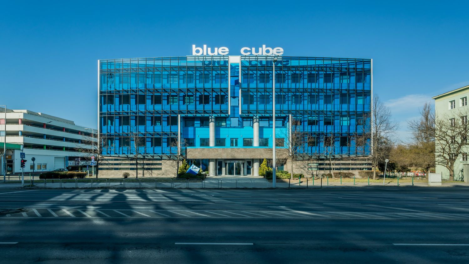 News Article blue cube Hungary office S Immo