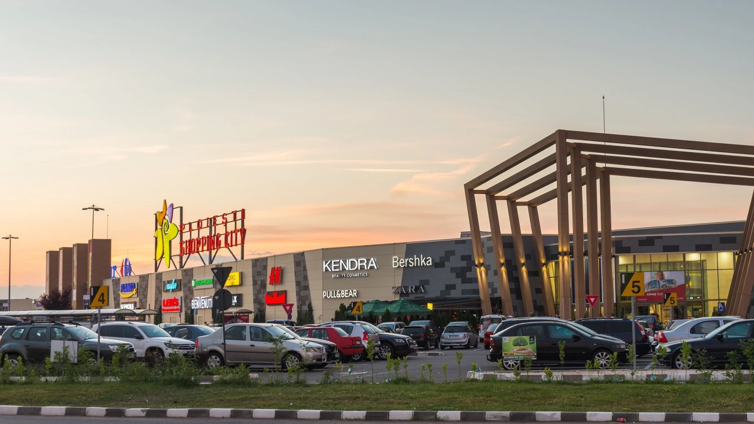 News Article NEPI Rockcastle buys stake in Ploiești Shopping City