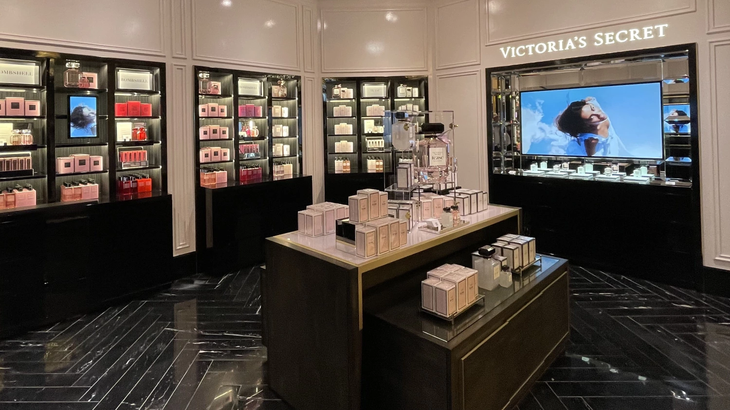 News Article Victoria's Secret enters the Czech market