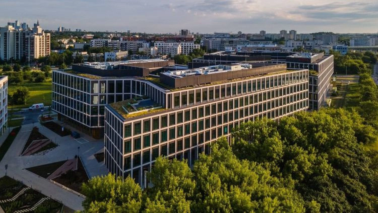 News Article Moje Miejsce II office building in Warsaw sold for almost € 45 million