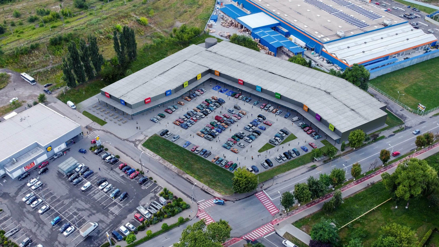 News Article Retail deliveries continue in small Romanian cities