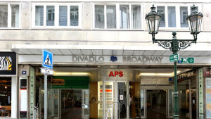 News Anybody to buy Broadway Palace in Prague?