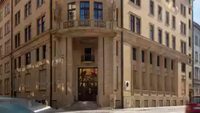 News - Family offices acquire bank building in Bratislava