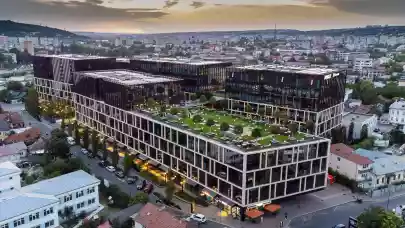 News - Iulius gets double green certification for office building in Iași