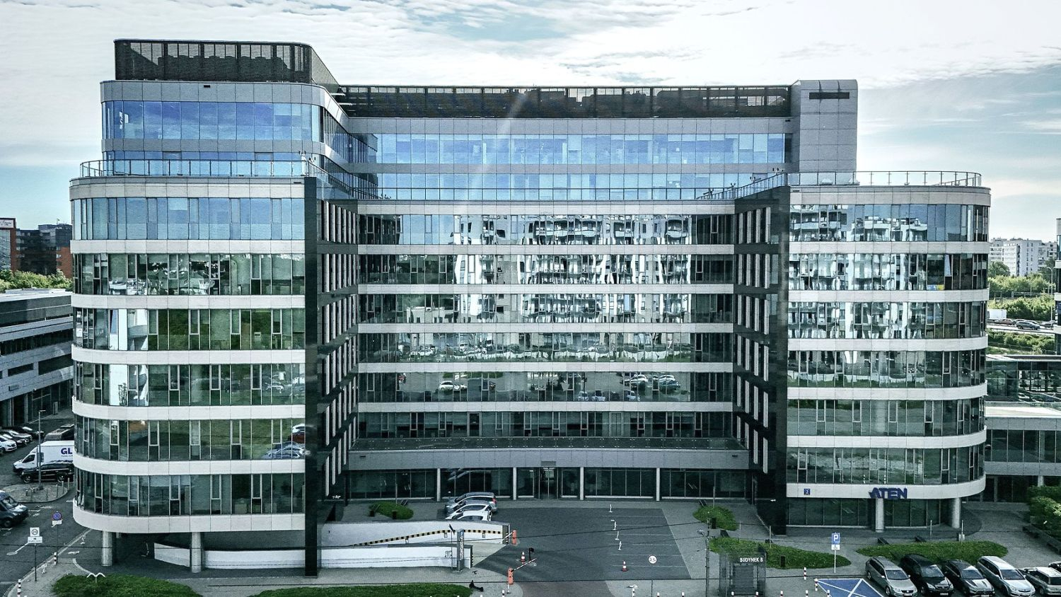 News Article Cushman&Wakefield office Poland property management Vienna Insurance Group VIG Warsaw