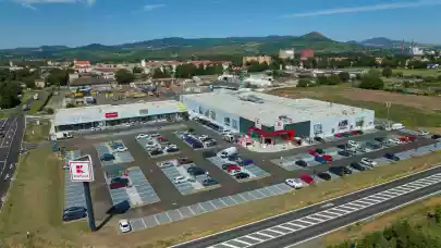 News - JTH opens retail park in Lovosice