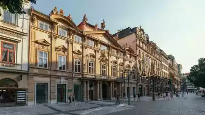 News - Crestyl removes casino from historical palace in Prague