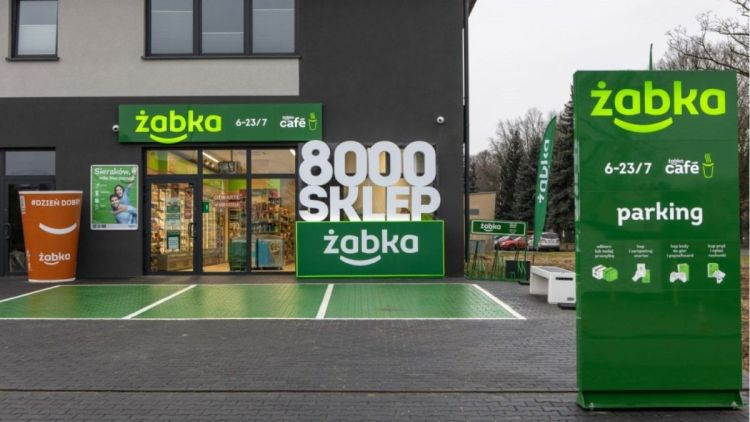 News Article investment IPO Poland retail Żabka