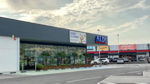 News Hungarian investor sells Spanish retail park to French firm