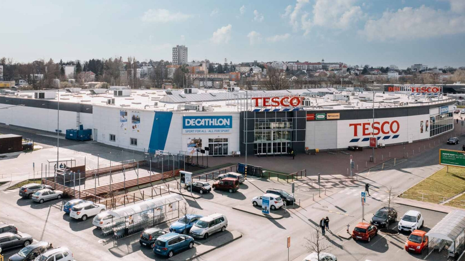 News Article Adventum CEE EBRD Kristóf Bárány Shopper Park Plus Slovakia Tesco Vlaho Kojakovic