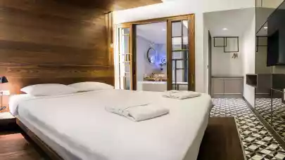 News - Amstar Management sells two hotels in Bucharest