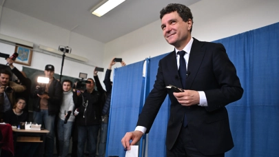 News Pro-EU shift in CEE: Bucharest mayor becomes Romanian president, Warsaw mayor could follow