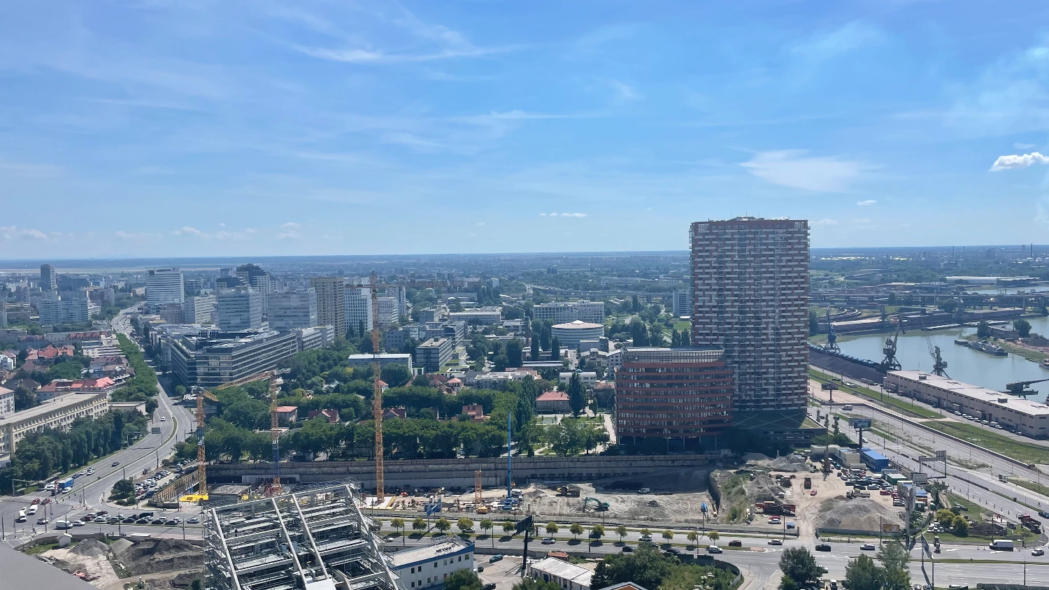 News Article Alto Real Estate HB Reavis Immocap JTRE office Penta Real Estate report Slovakia