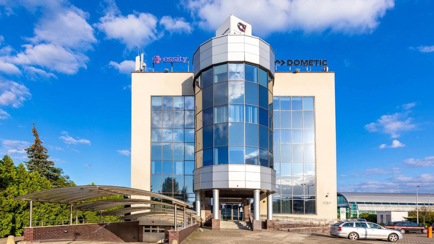 News Article Avison Young Colliers investment office Poland Warsaw
