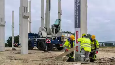 News - New drugstore distribution centre grows near Prague