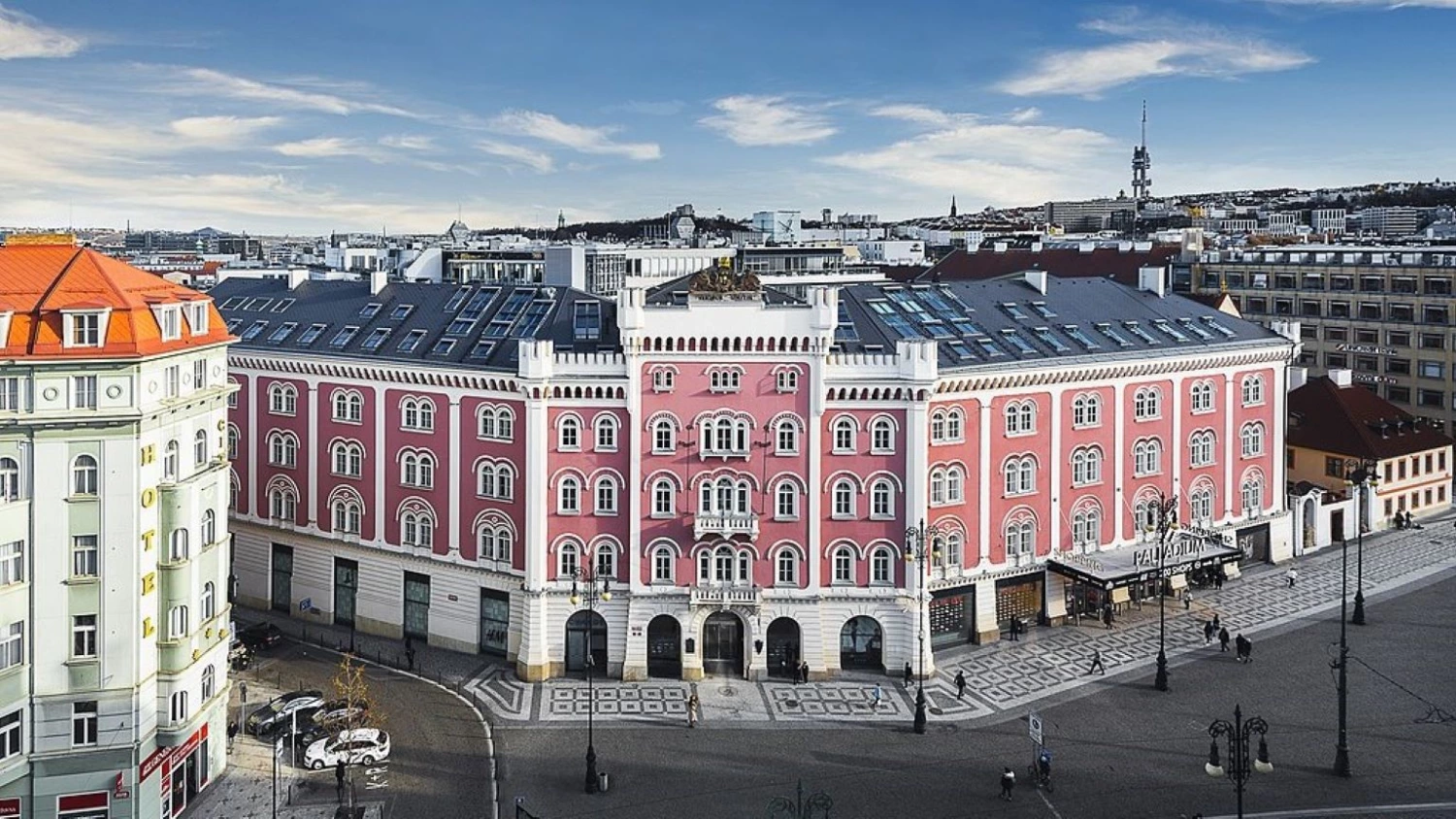 News Article acquisition Czech Republic Erste Erste Asset Management Erste Group investment Prague Project Aurelia Reico retail transaction Union Investment