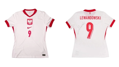 News Charity auction for CEE Property Forum: Bid now on a Lewandowski jersey and more