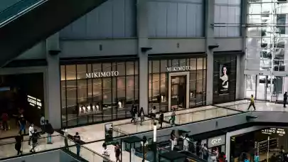 News - Half of CEE retail chains plan expansion, favour retail parks, says survey #CBRE #Czech Republic #Expansion #Hungary #Jan Janáček #Miriama Malewská #Poland #Retail