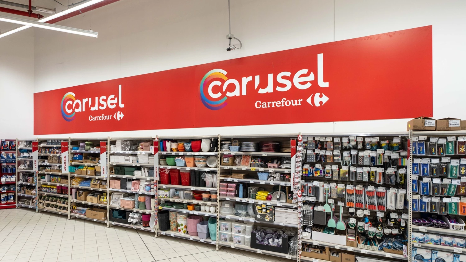Pavăl Holding enters exclusive talks to acquire Carrefour Romania