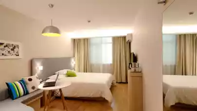 News - Romania's hotels see higher earnings, fewer tourists in 2025