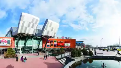 News - CPI Property Group secures €100 million financing for Sun Plaza