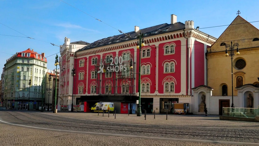 Colliers report flags Czech retail ageing across the board