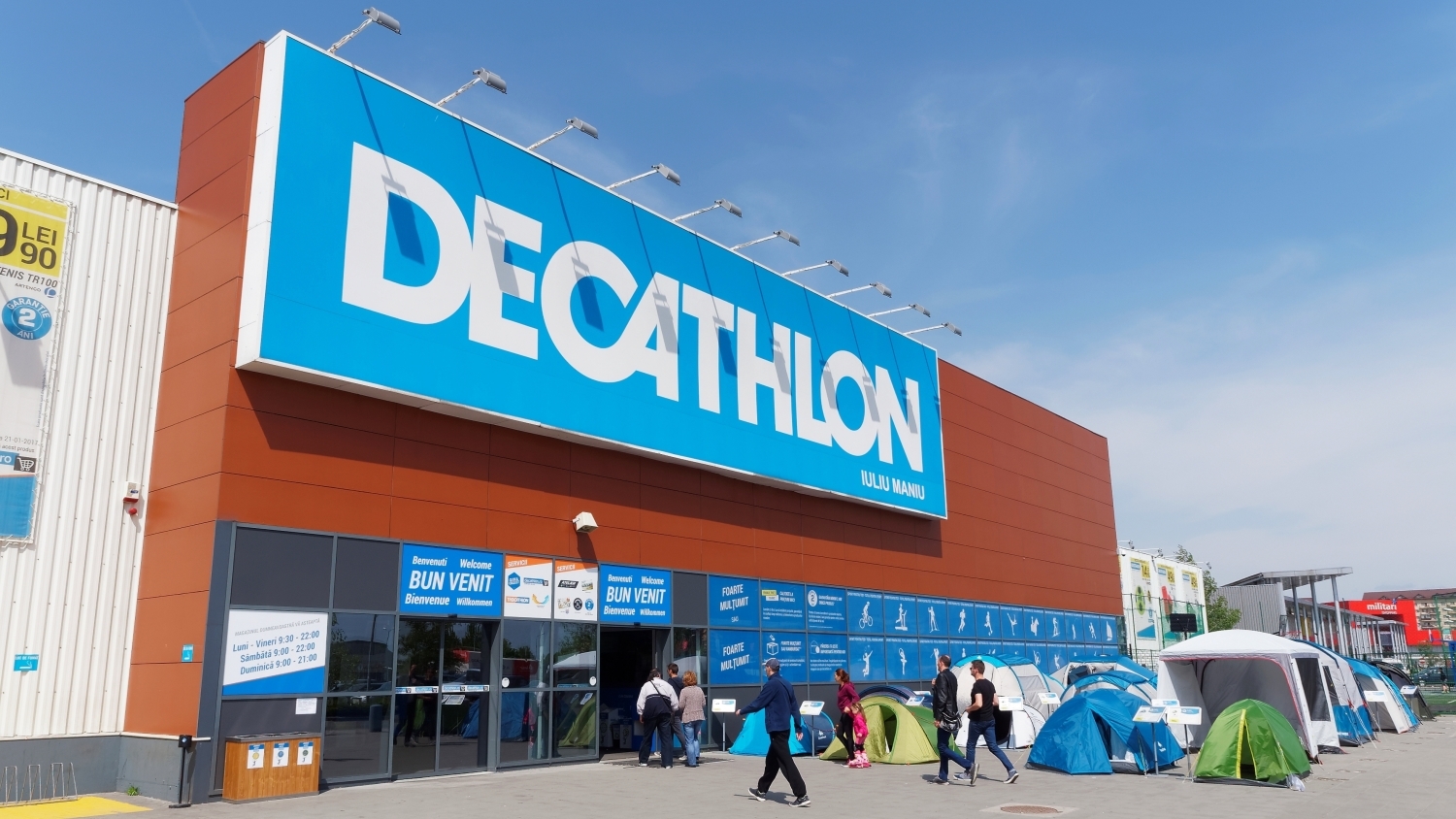 The new Decathlon warehouse in Poland , decathlon 