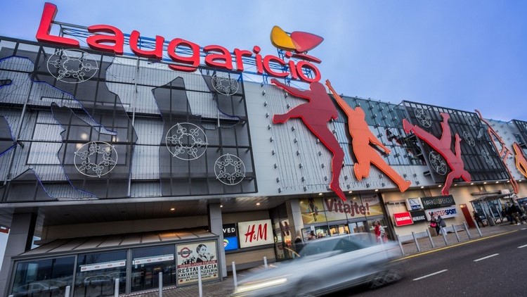 News Article Cushman&Wakefield IAD Investments investment Mint Investments retail shopping Slovakia