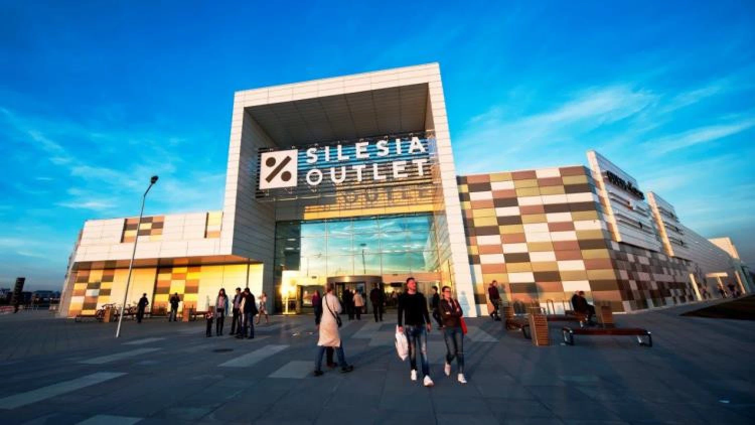 News Article Neptune buys Silesia Outlet in Poland