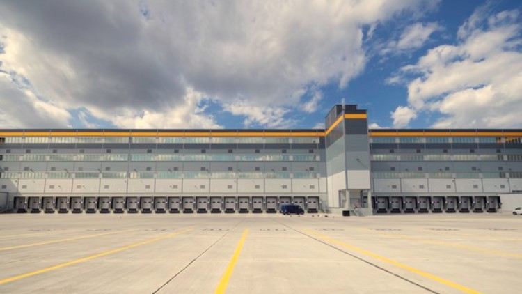 News Article Amazon e-commerce industrial logistics Panattoni Europe Poland warehouse