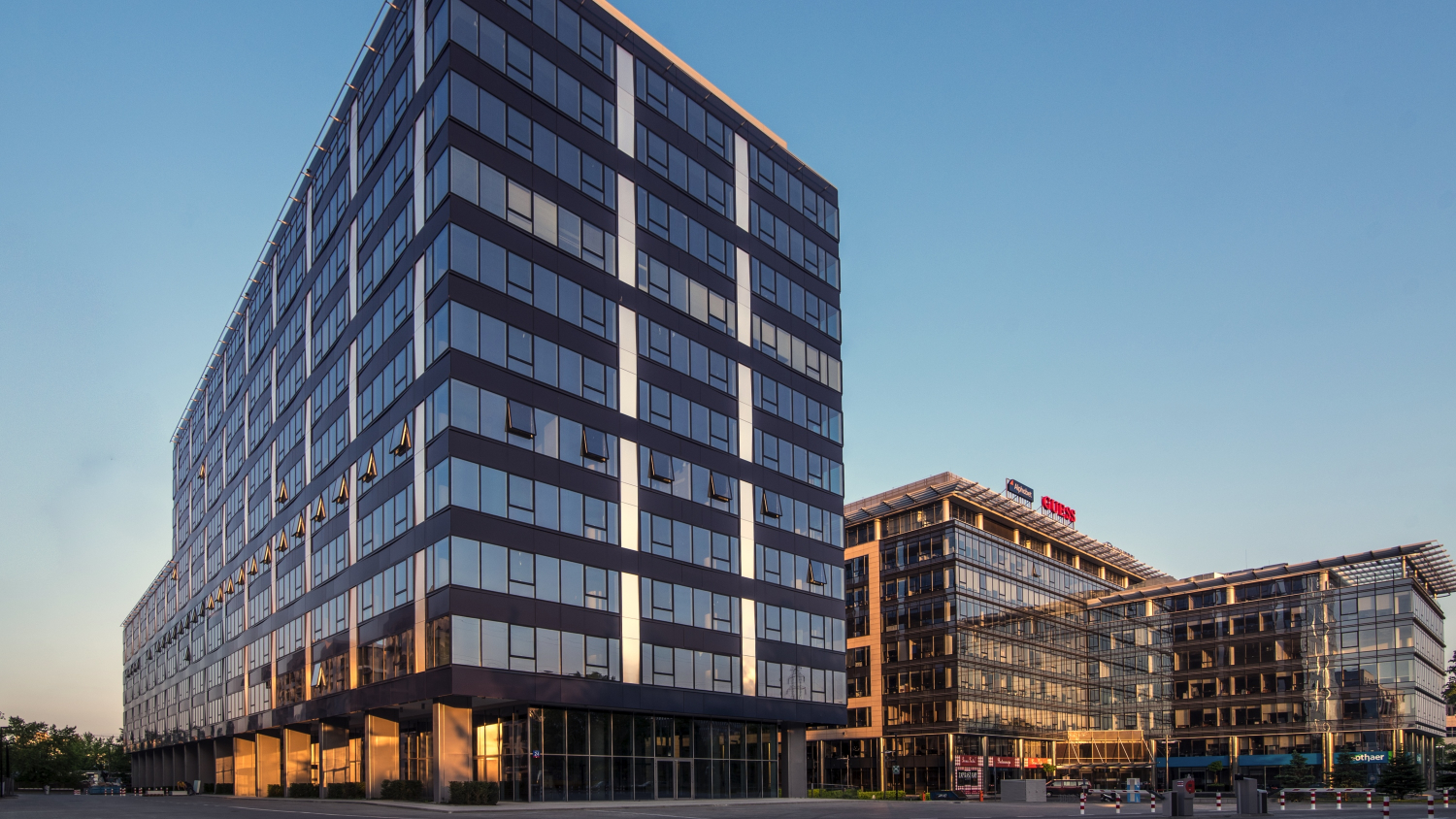 News Article agent Ghelamco JLL leasing office Poland Warsaw