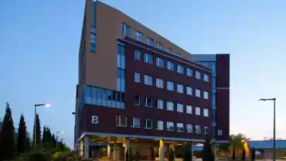 News - C&W to lease Warsaw office complex