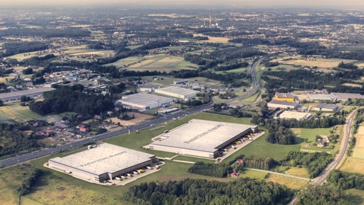 News Article AEW industrial logistics Panattoni Europe Swiss Pillar Investments Europe warehouse