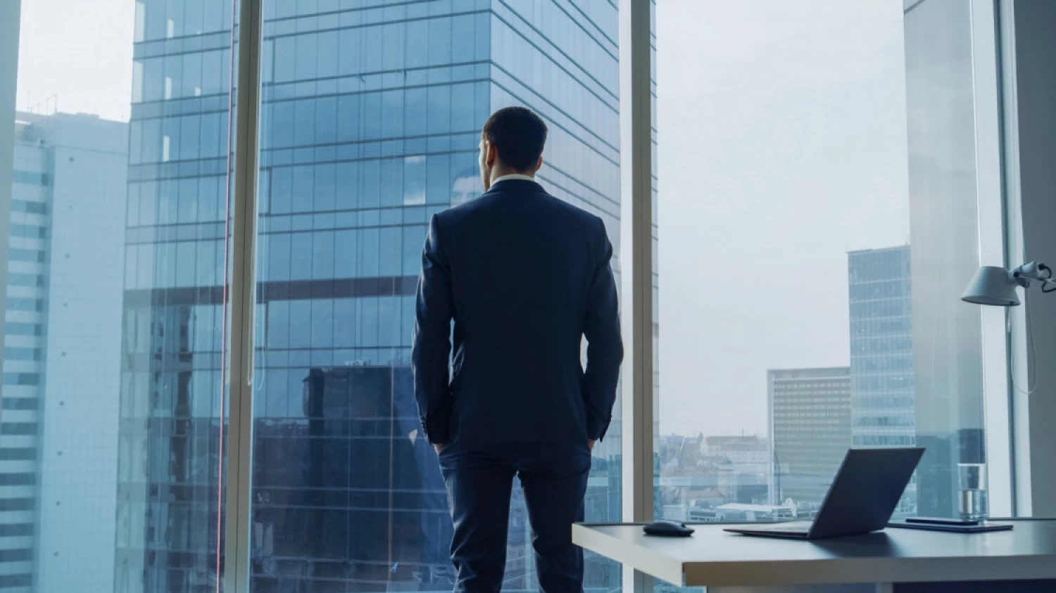 News Article Investors find it difficult to close deals amid lockdowns