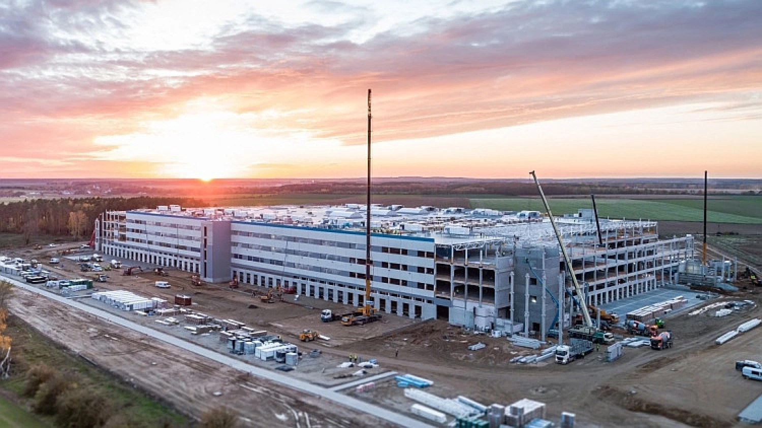 News Article Amazon announces a new investment in Poland