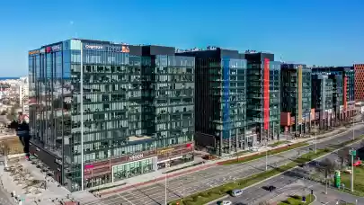 News - Neon office building in Gdańsk changes owner