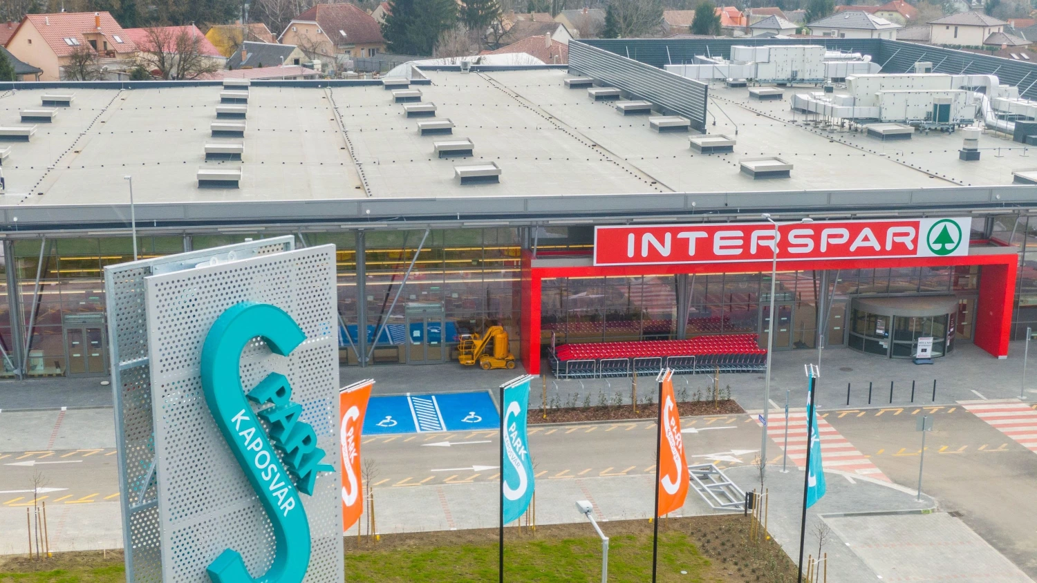 News Article SES partially opens retail park in Kaposvár, Hungary